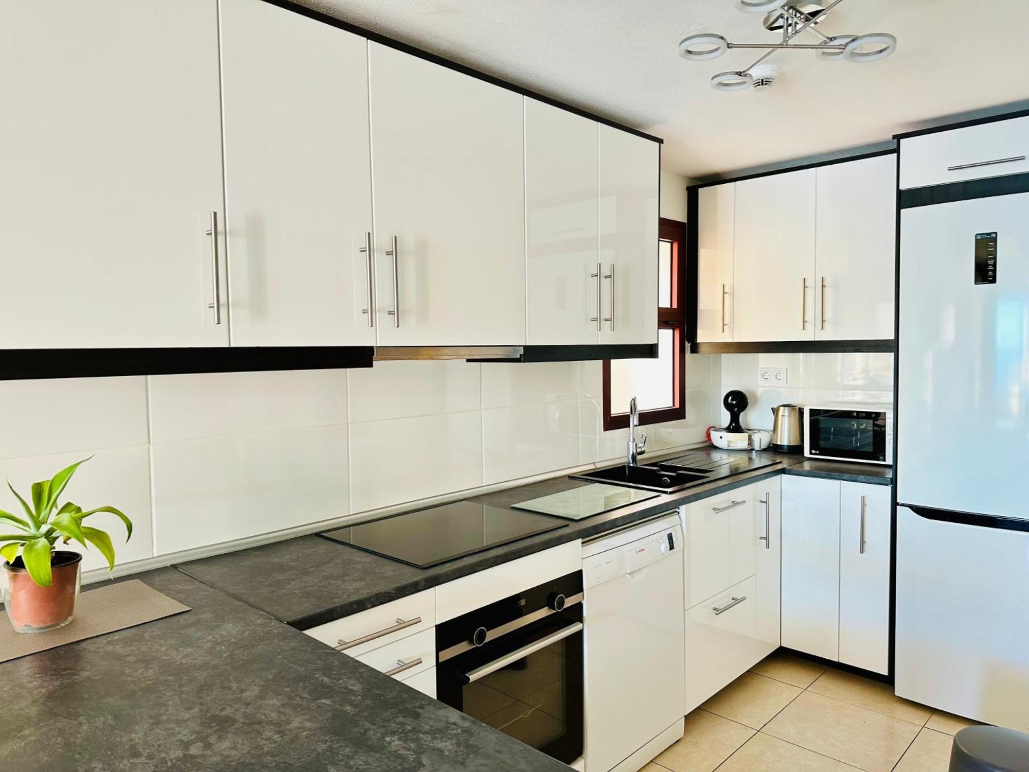 Su Eminencia - Sea View Apartment With Modern Comforts Плая-дель-Кура Экстерьер фото